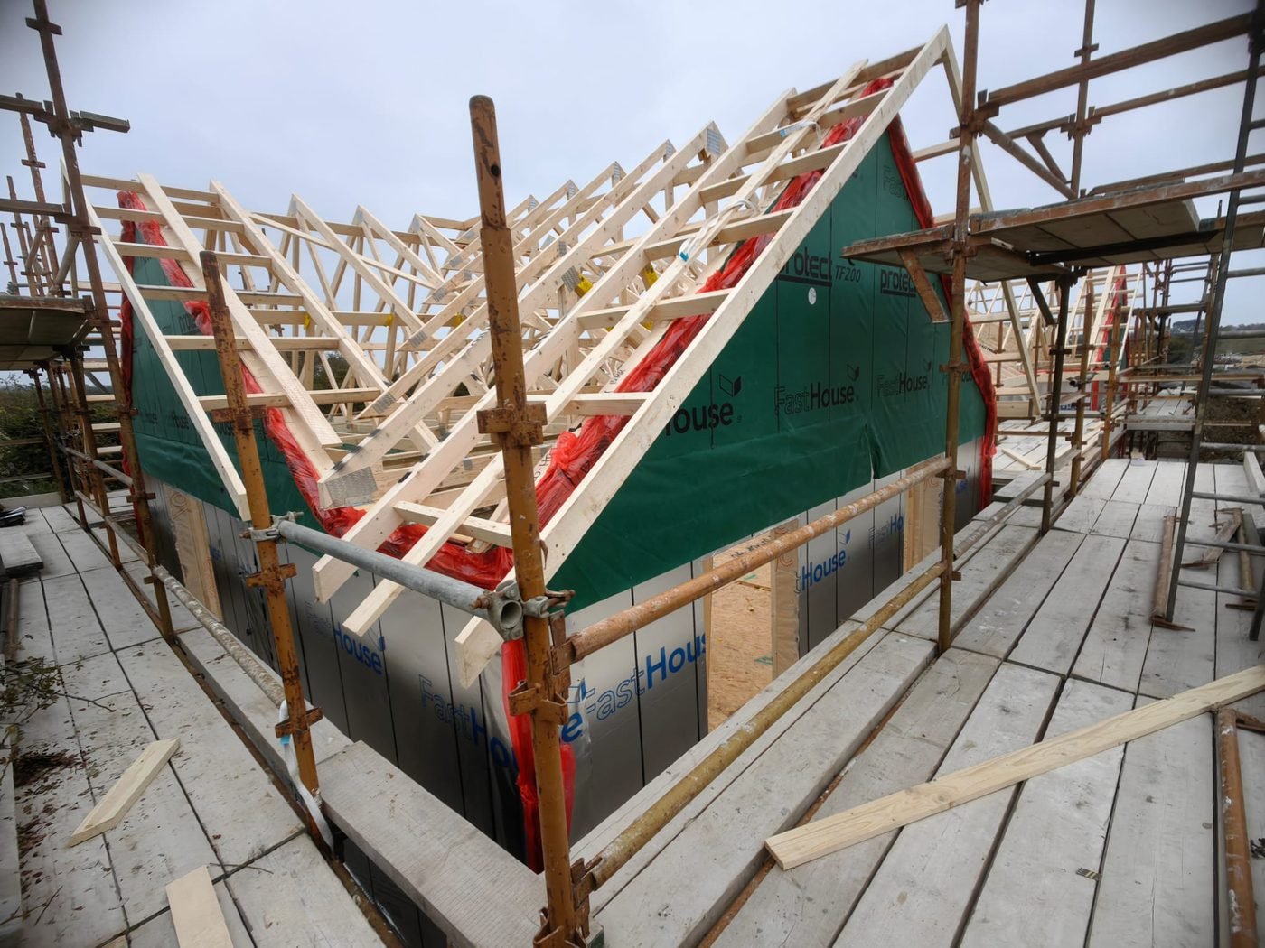 Timber roof framing assembly